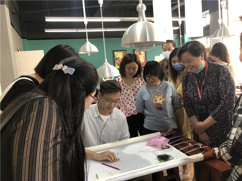 教育学院党总支开展与锦江区沙河街道靖康社区党委结对共建交流会